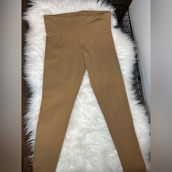 Aritzia Pants - Aritzia TNA Equator Legging in Vintage Tan